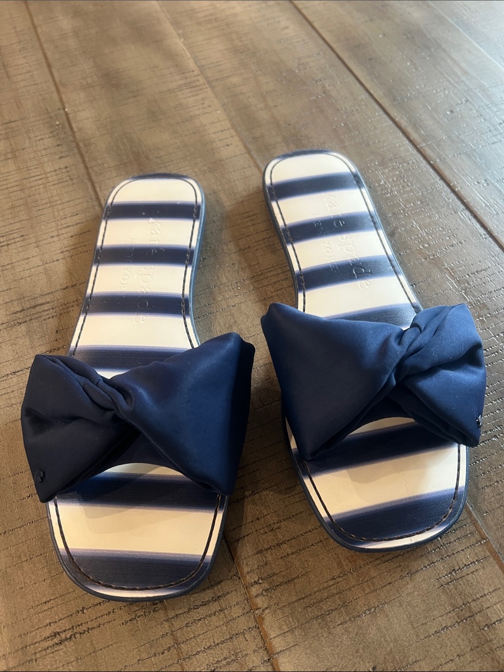 Kate Spade, Size 8 Women's Navy Bow Knot Slide Sandals
